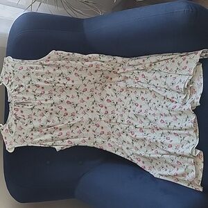 Sleeveless light green floral dress